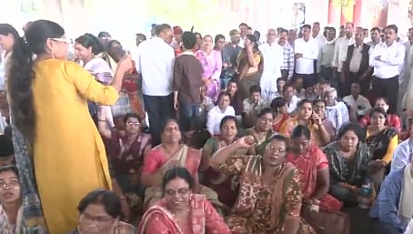 MP Teachers Intensify Protest In Bhopal, Demand TET Scrapping, Service Benefits And End To E-Attendance | VIDEO
