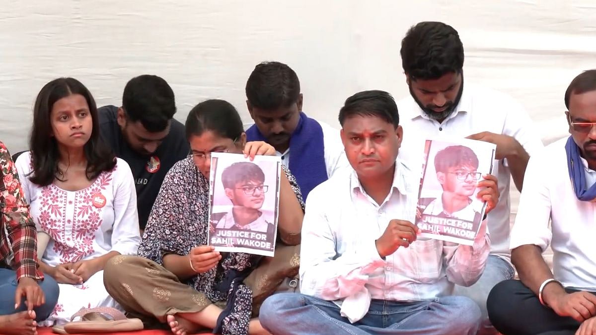 IIT Bombay Student Sahil Wakode’s Father Begins Sit-In At Azad Maidan, Demands Justice And Action Over Son’s Death | Video