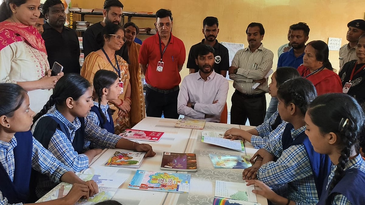 Indore Turns Unused Books Into School Libraries Under ‘Read, Reuse, Repeat’ Campaign