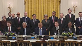 Trump signs “super intelligence” AI safety accord with tech CEOs and four-layer oversight