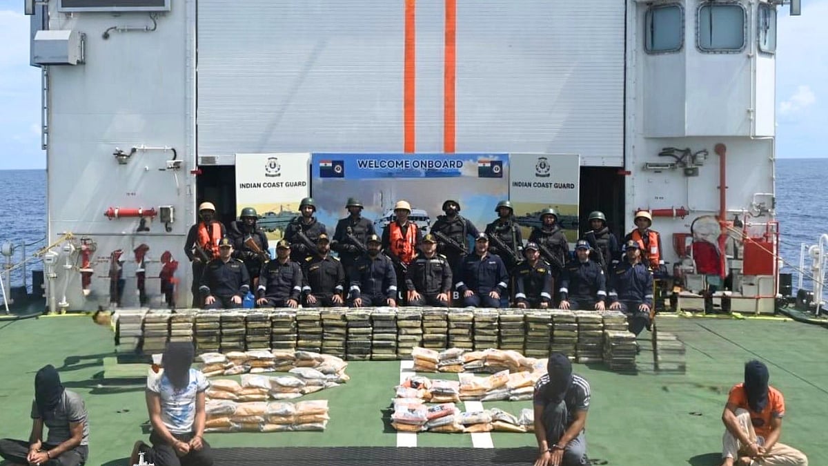Arabian Sea Drug Bust: ICG, Gujarat ATS Seize 526 Kg Heroin, Meth Worth ₹3,000 Crore; 5 Pakistanis Held