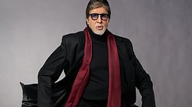 Amitabh Bachchan discloses knee injury after slipping during KBC 18 shoot
