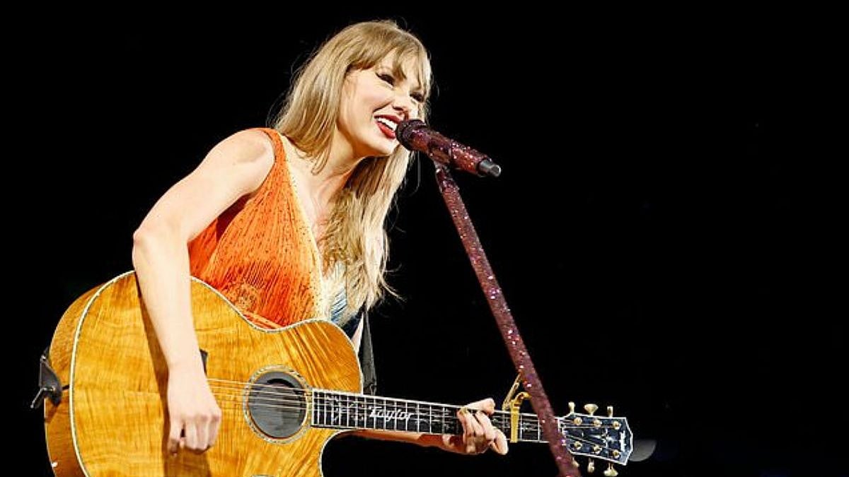 Taylor Swift’s Secret Songwriting Formula? Scientist Finds Recurring Patterns Across 247 Tracks