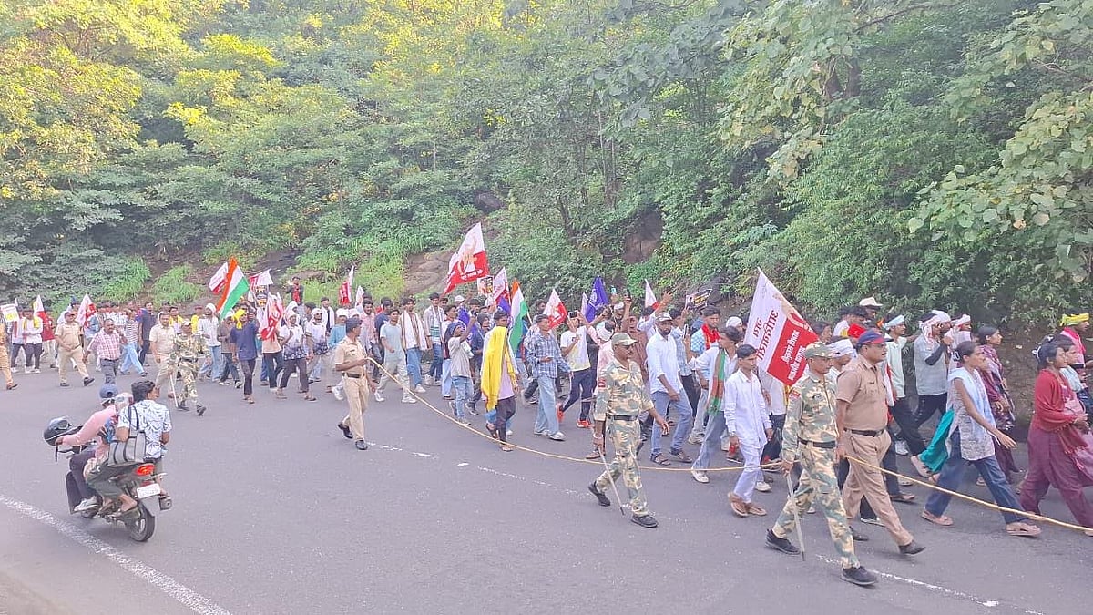 Nashik: Tribal Students’ ‘Ulgulan’ March Crosses Shahapur, Heads Towards Mumbai
