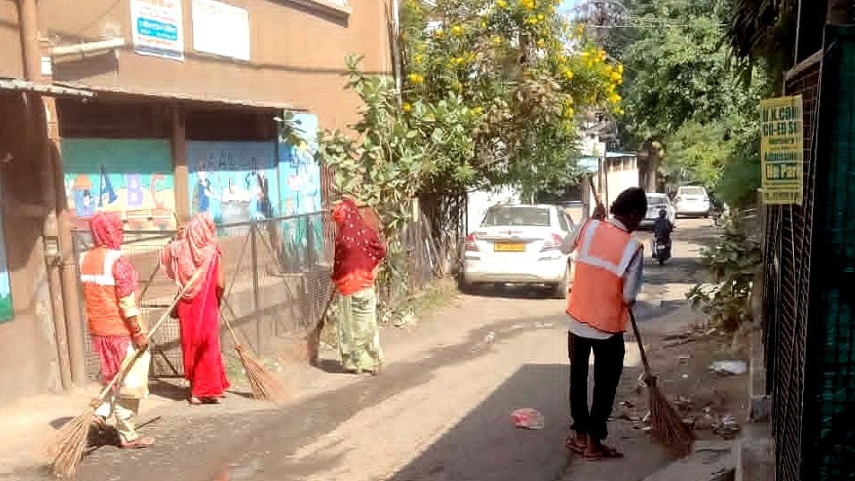Bhopal Cleanliness Drive Exposes Ground Reality As Safai Mitras Flag Lack Of Safety Gear