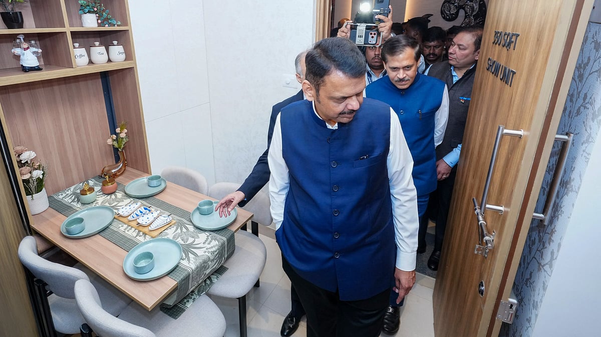Dharavi Redevelopment: CM Devendra Fadnavis Inspects Sample Flats Of Rehabilitation Houses 