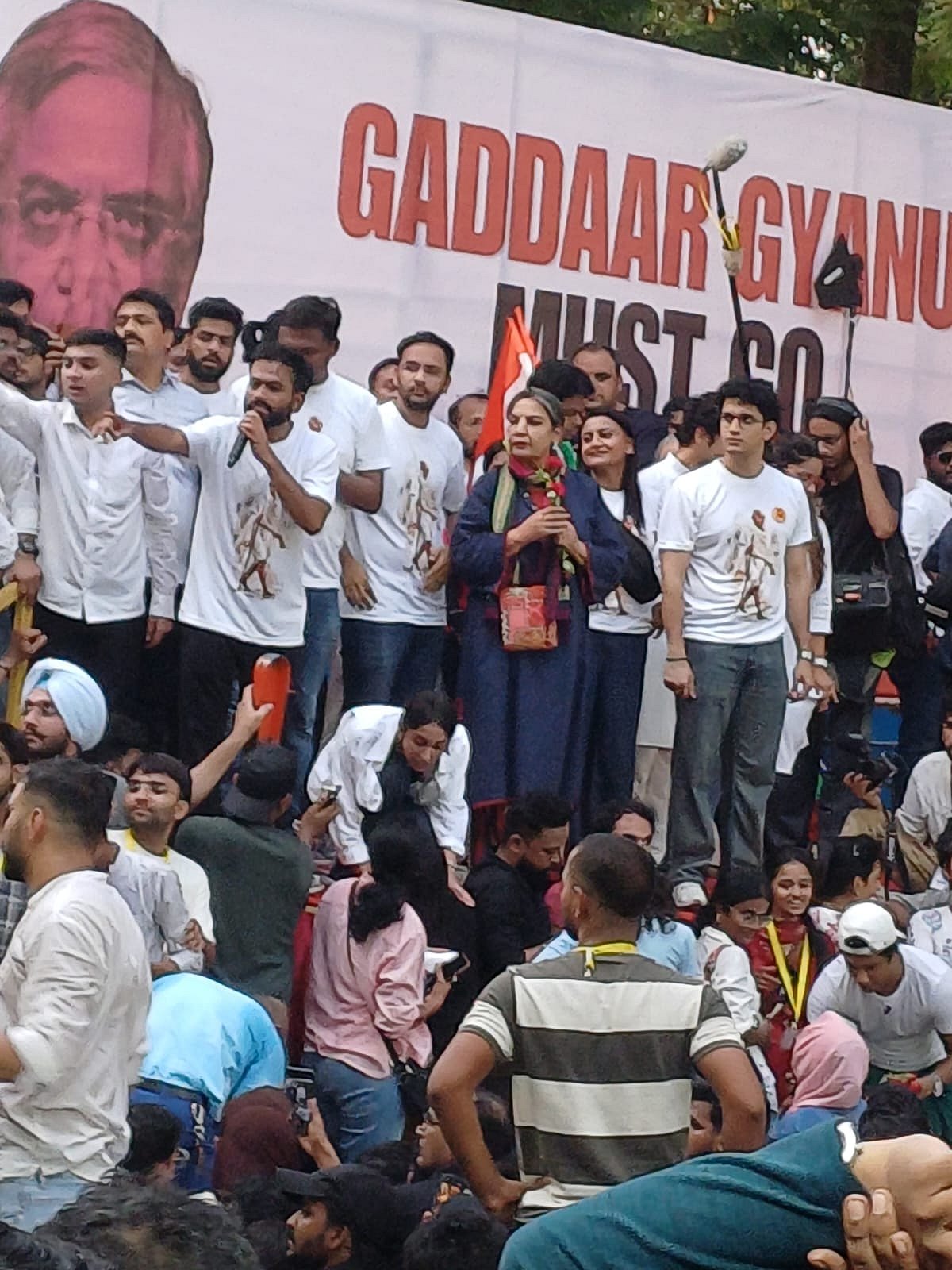 Actress Shabana Azmi with Abhijit Dipke at protest site in Mumbai 