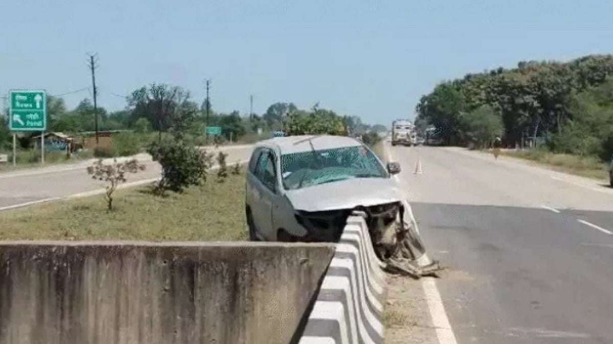 Maihar Road Accident: Damoh Brothers Returning From Gaya After Ancestors' Pind Daan Crash Into Road Divider, Both Die