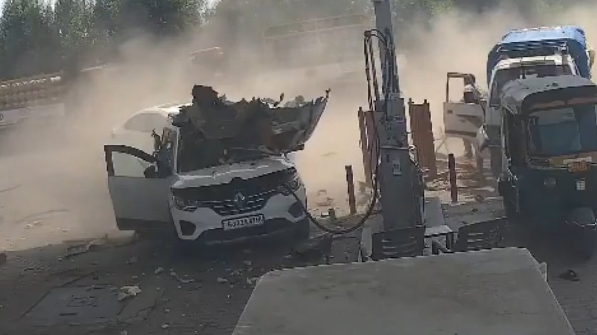 WATCH: CNG Car Explodes During Refuelling At NH-48 Station Near  Gujarat's Karjan, Two Vehicles Damaged