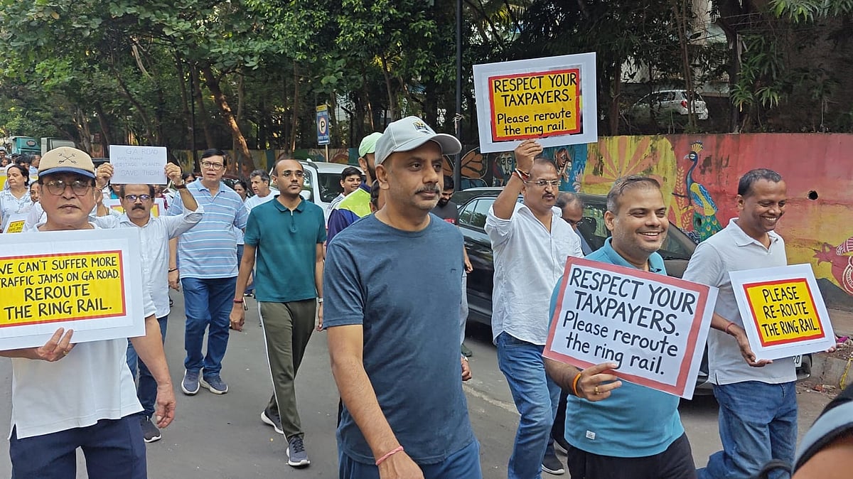 Over 500 Residents Stage ‘Mook Morcha’ Against Ring Metro Route, Demand Rerouting From Nath Pai...