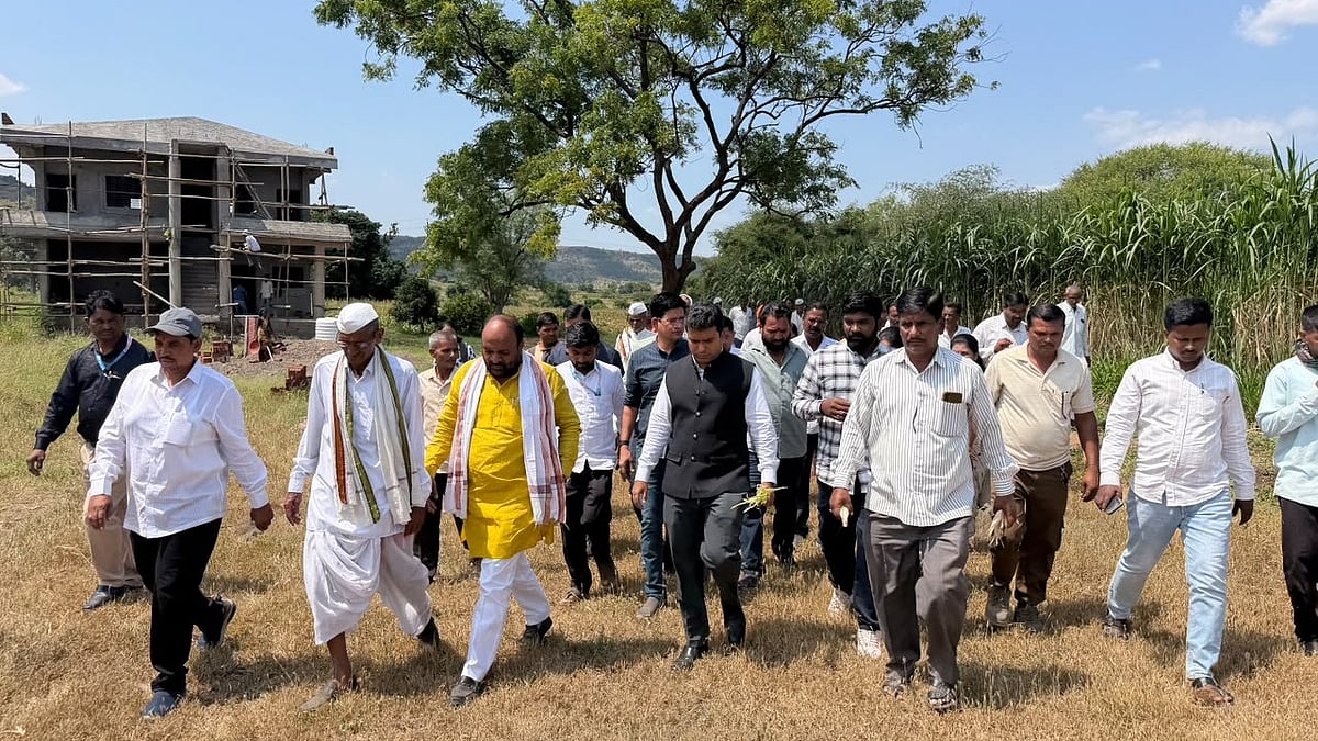 Chhatrapati Sambhajinagar: District Collector Vinay Gowda Inspects Drought-Like Situation At Chowka