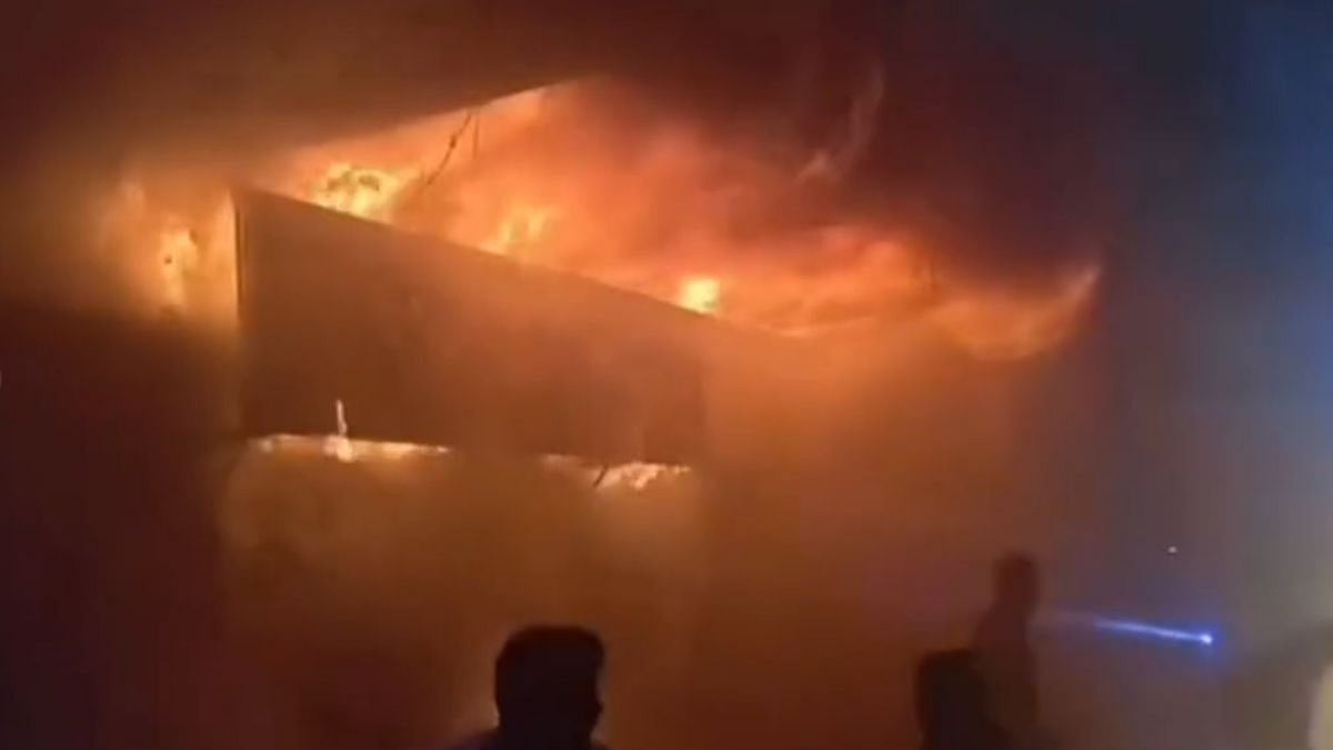 Latur Fire: Massive Blaze Breaks Out At Electric Shop In Gandhi Market, No Casualties Reported | Video