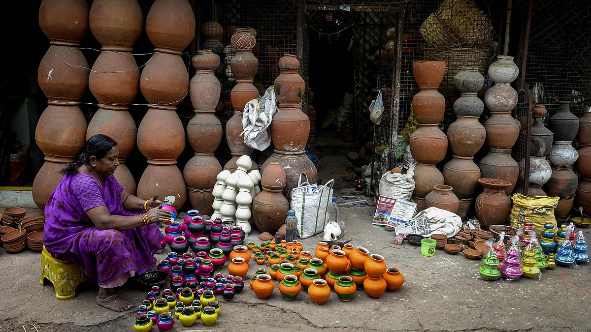 'Do Not Remove Street Vendors During Festive Season,' NHRC Tells States & UTs
