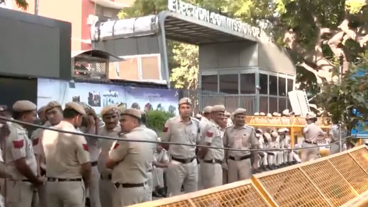 Security Tightened Across Delhi Ahead Of INDIA Bloc Protest At Election Commission HQ Over SIR Electoral Roll Revision | Watch