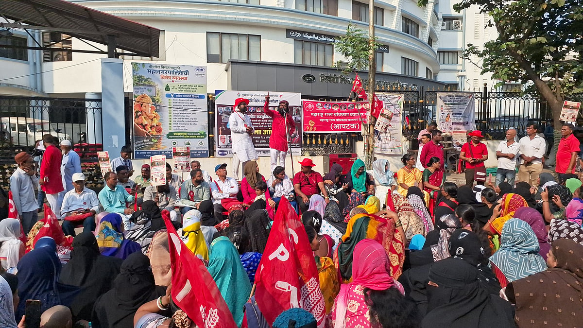 CPI Stages Protest Outside BNCMC Over Water Crisis, Poor Roads, Drainage And Streetlights