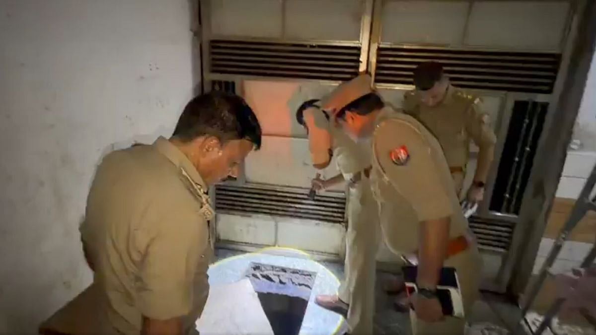 Vrindavan Gurukulam Tragedy: 4 Students Die After Suspected Toxic Gas Exposure While Cleaning Underground Water Tank | Video