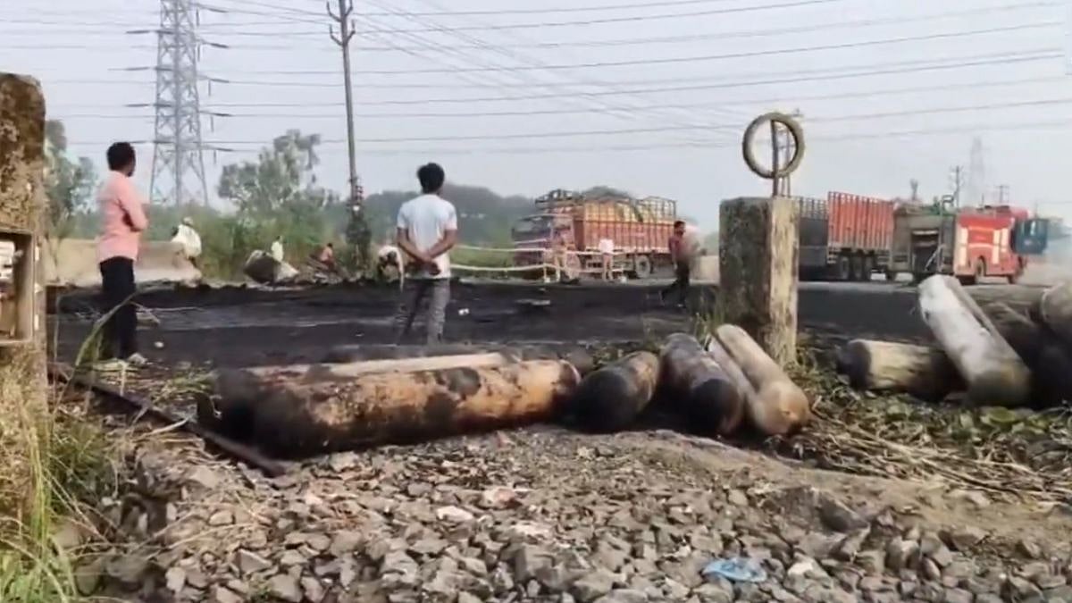 Palghar Hydrogen Leak Sparks 12-Hour Overnight Safety Operation On Mumbai-Gujarat Highway As 13 Cylinders Found Leaking, 160 Moved To Safety | Video
