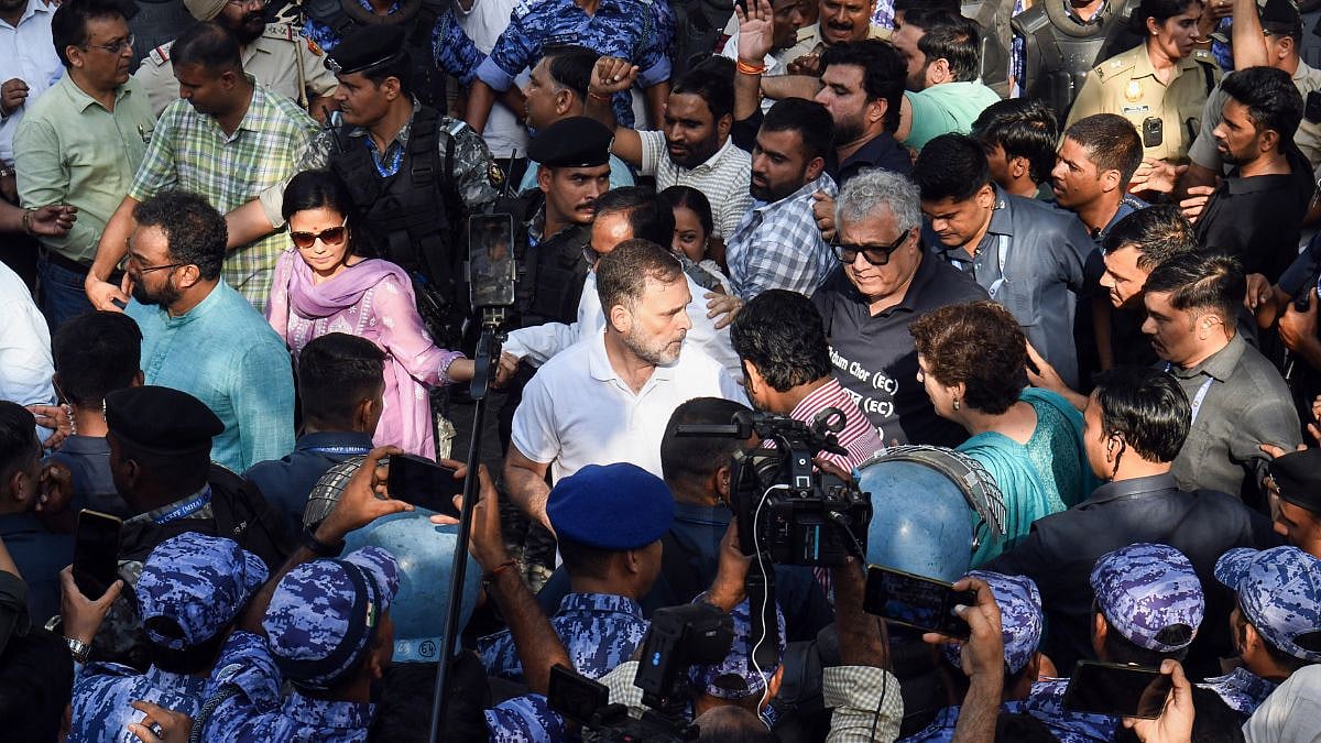 Rahul Gandhi, INDIA Bloc Leaders Head To Jantar Mantar, Demand CEC Gyanesh Kumar’s Removal | VIDEO
