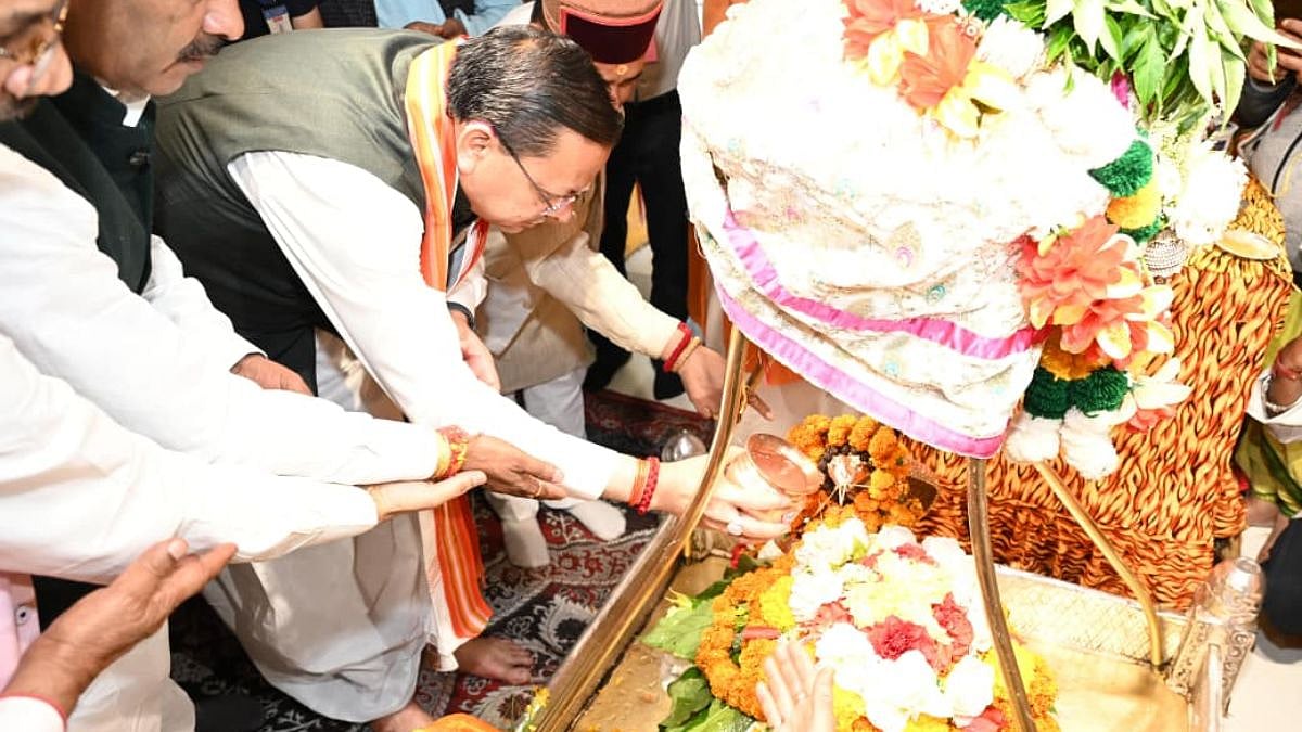 CM Dhami Offers Special Prayers At Kashi Vishwanath Temple In Uttarkashi On PM Modi Completing 25 Years In Public Life