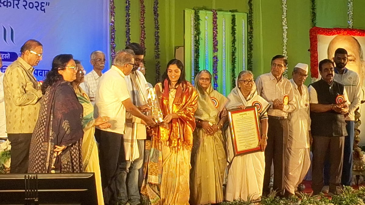 Nashik: Social Worker Shraddha Shringarpure Receives Dr Vasantrao Pawar Memorial Award