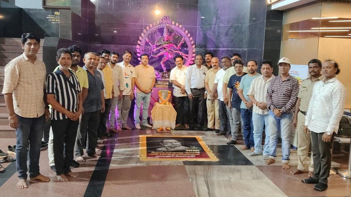 Navi Mumbai Theatre Artists Pay Emotional Tribute To Nana Patekar At Vishnudas Bhave Natyagriha