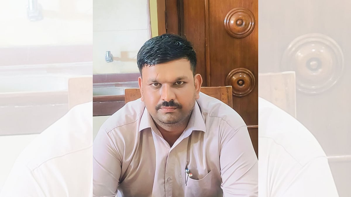 MP’s Khandwa Panchayat Secretary Caught Taking ₹25,000 Bribe To Reduce Private School's ₹2.20 Lakh Property Tax