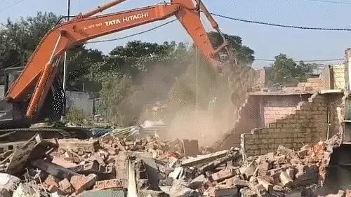 Indore Road Project: Bulldozers Remain In Action To Clear 130 Houses Obstructing Movement Along RE-2 Road 