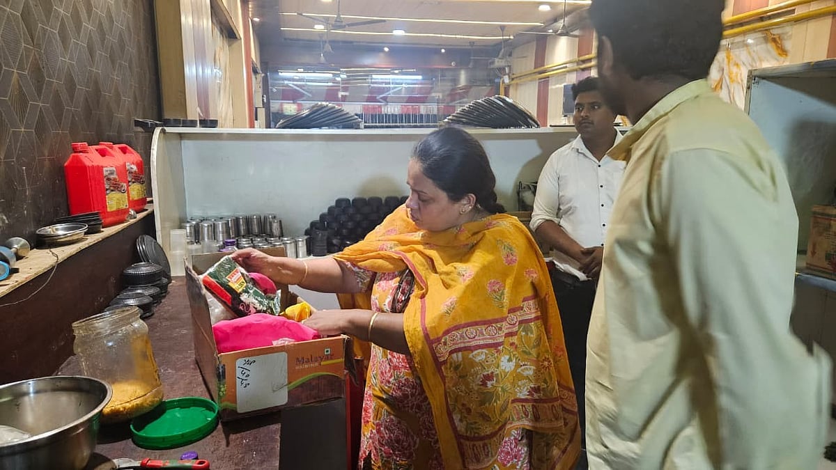 Indore Food Safety Crackdown Halts Gulab Jamun Mix Production, Cockroach Complaint Triggers Restaurant Inspection