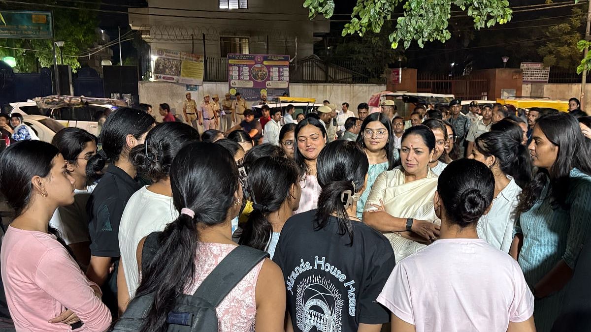 Delhi CM Rekha Gupta Inspects Delhi University North Campus, Orders Women’s Safety Measures, More CCTV Cameras And Better Lighting | Video