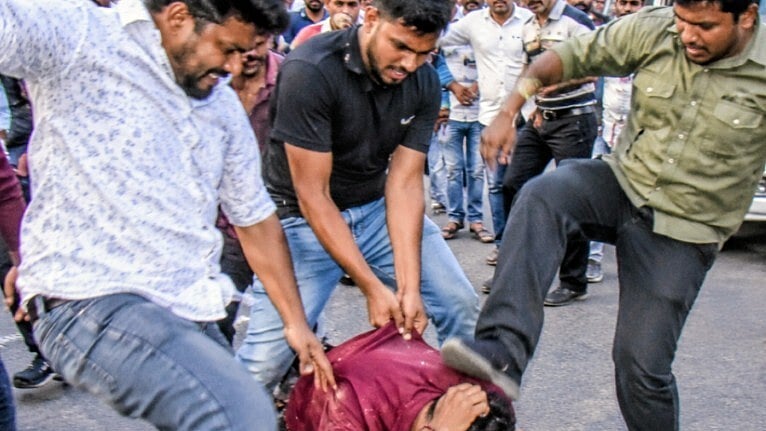 Chhatrapati Sambhajinagar Woman Harassed Near CIDCO Bus Stand, Brother & Bystanders Thrash Accused Before Handing Him To Police