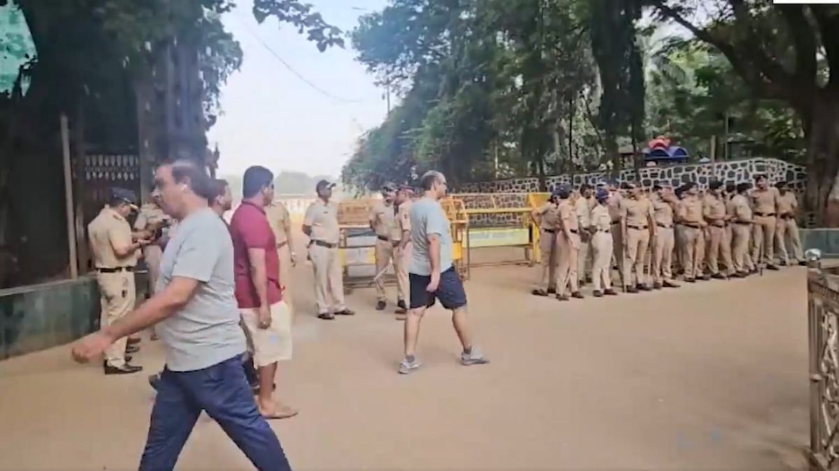 Mumbai Police Step Up Security At Dadar's Shivaji Park In View Of CJP's Delhi Protest Against CEC Gyanesh Kumar| VIDEO