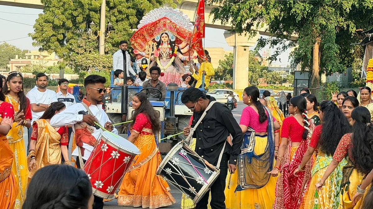 Navratri 2026 Begins In Indore With Grand Durga Idol Processions, Colourful Garba And Devotees Thronging Temples