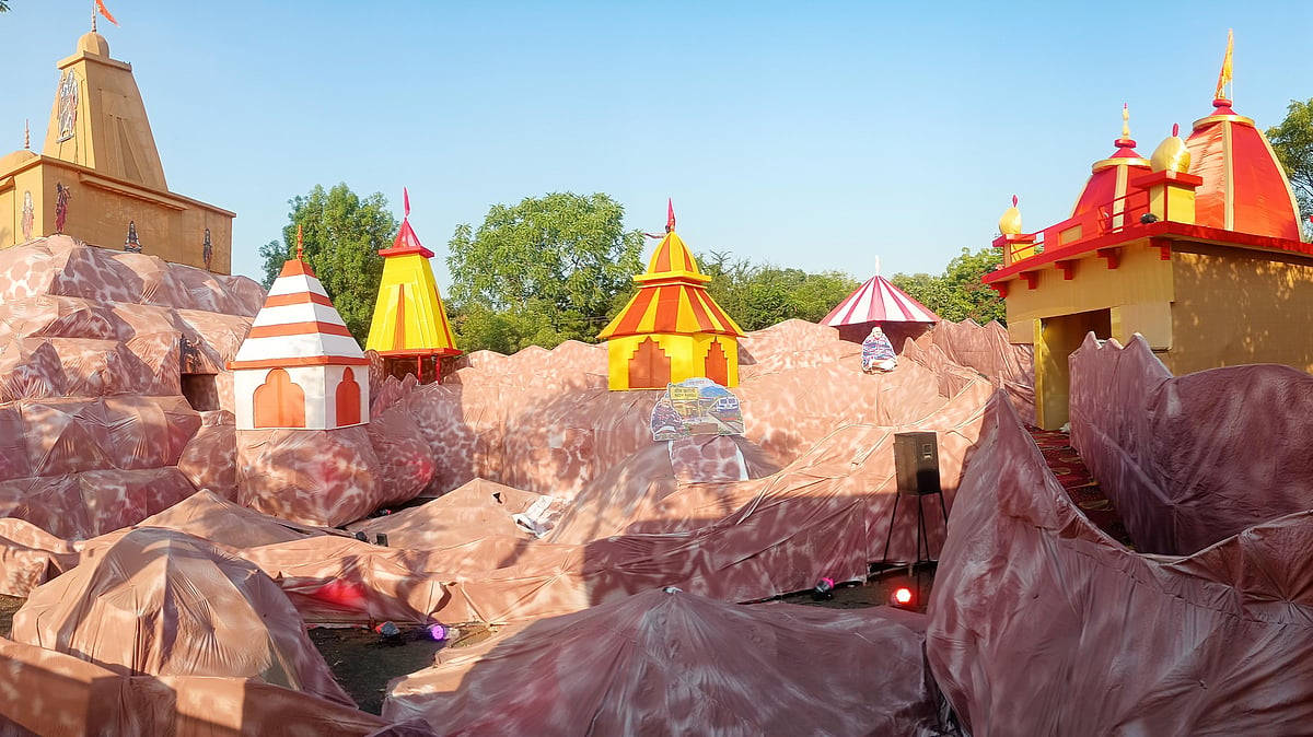 Navratri 2026 In Bhopal: Multi-Crore Durga Puja Pandals Showcase Kainchi Dham, Haunted Haveli And Dubai's Miracle Garden