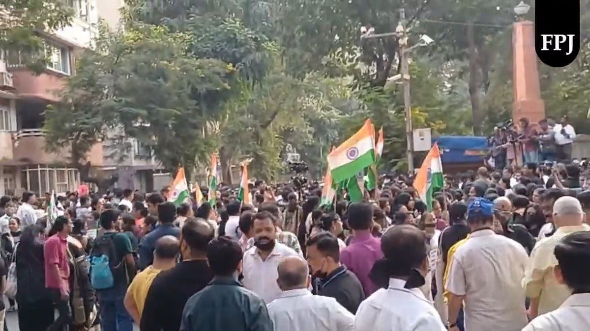 Mumbai: Shiv Sena (UBT) And MNS Hold Silent Protest At Dadar’s Shivaji Park Over Alleged Voter List Manipulation; Demand Gyanesh Kumar’s Resignation | VIDEO