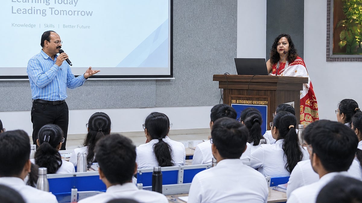 Sri Aurobindo Medical College Welcomes First-Year Students, Experts Stress Compassion, Ethics And Practical Learning In Indore