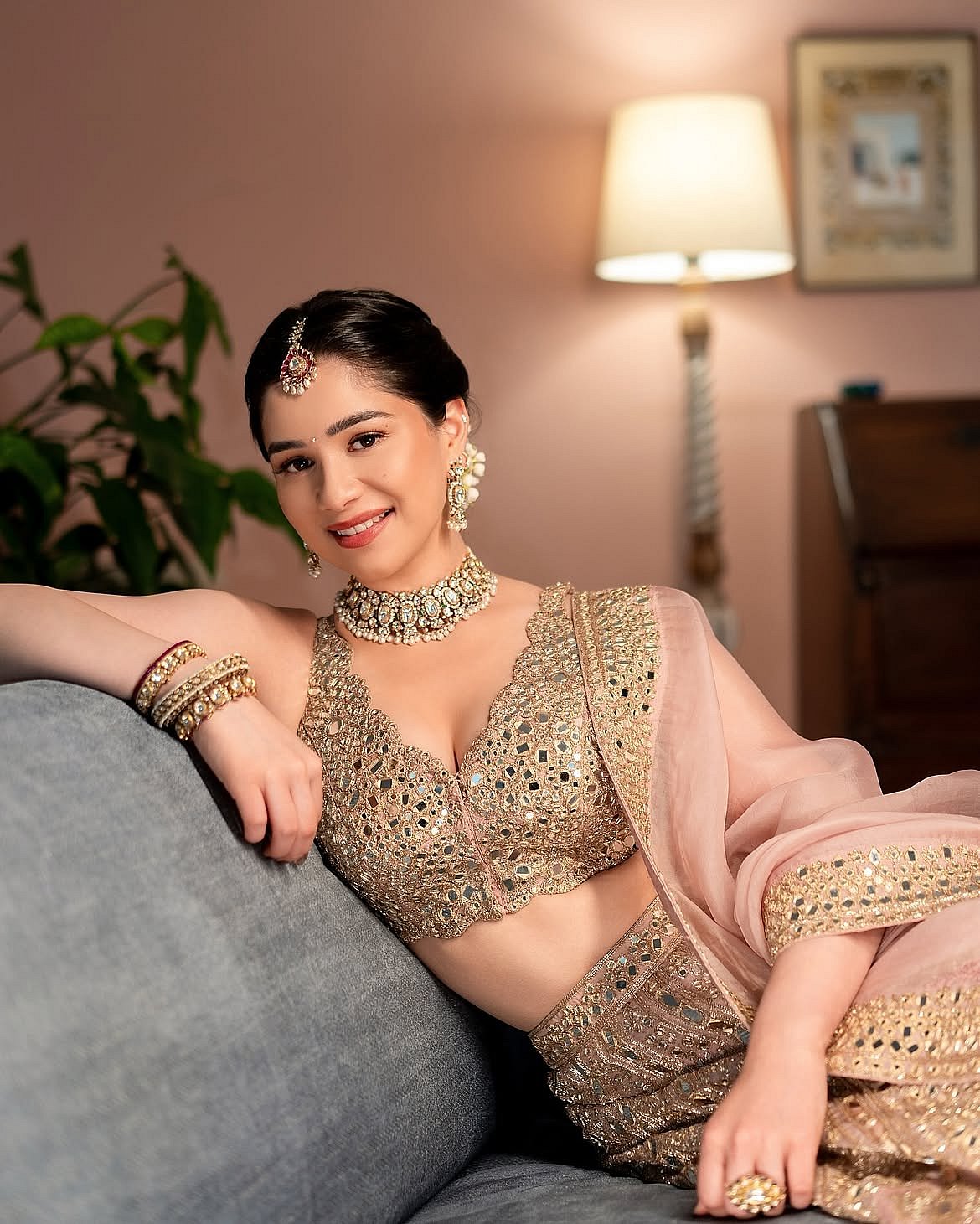 Sara Tendulkar Turns 29: Check Out Her Festive-Ready Desi Looks For Perfect Navratri And Diwali Fashion Inspiration
