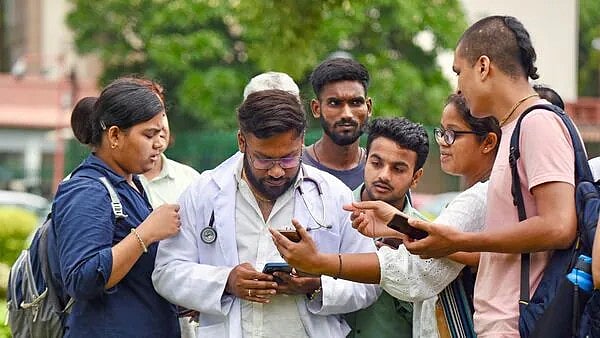 MP NEET UG Counselling 2026: DME Disqualifies 308 Candidates From Mop-Up Round, Bars Them From Further State Counselling Over AIQ Admissions