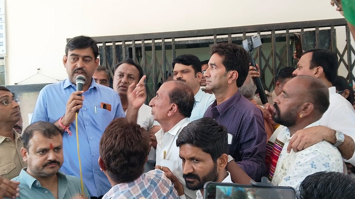 Madhya Pradesh Power Crisis: Congress Protests Frequent Power Cuts, Inflated Electricity Bills Across Districts; Farmers Hit Hard
