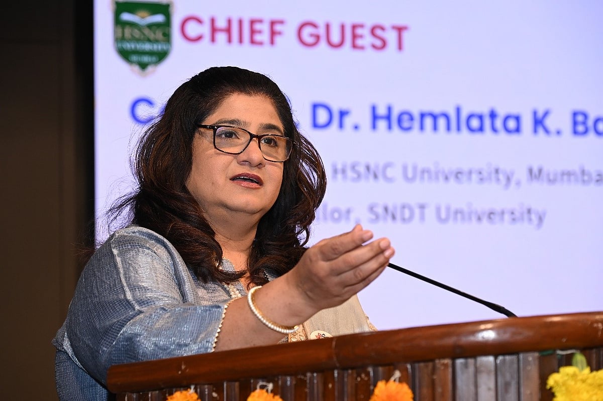 Chief Guest Col.  Dr. Hemlata K. Bagla, Vice Chancellor, HSNC University during her Keynote Address