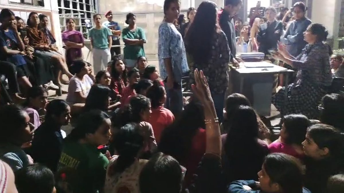 Pune: Shiv Sena Functionary Accused Of Threatening To Run Vehicle Over Protesting SPPU Students