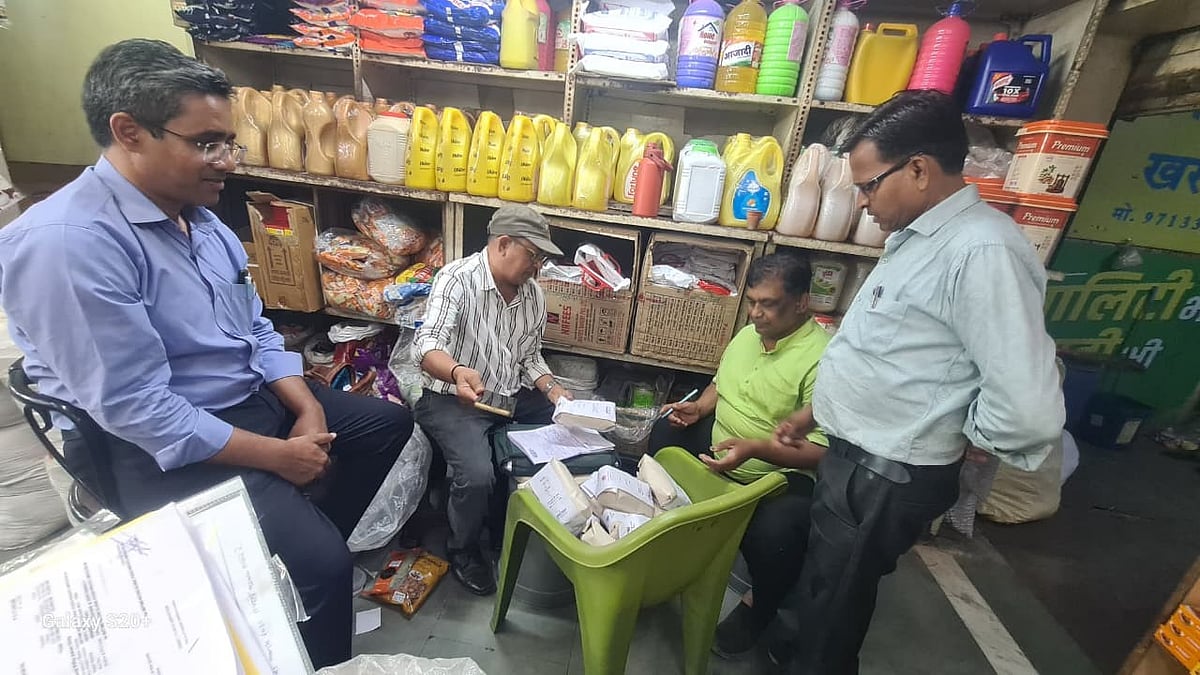 35 Tonnes Of Palm Oil Worth ₹40 Lakh Seized During Festive Food Safety Raids In MP's Khargone