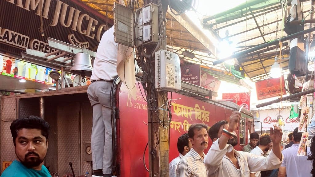 Encroachments Return Soon After Clearance! Bhopal's New Market Sees 3 Fire Drills, 2 Truckloads Of Goods Seized