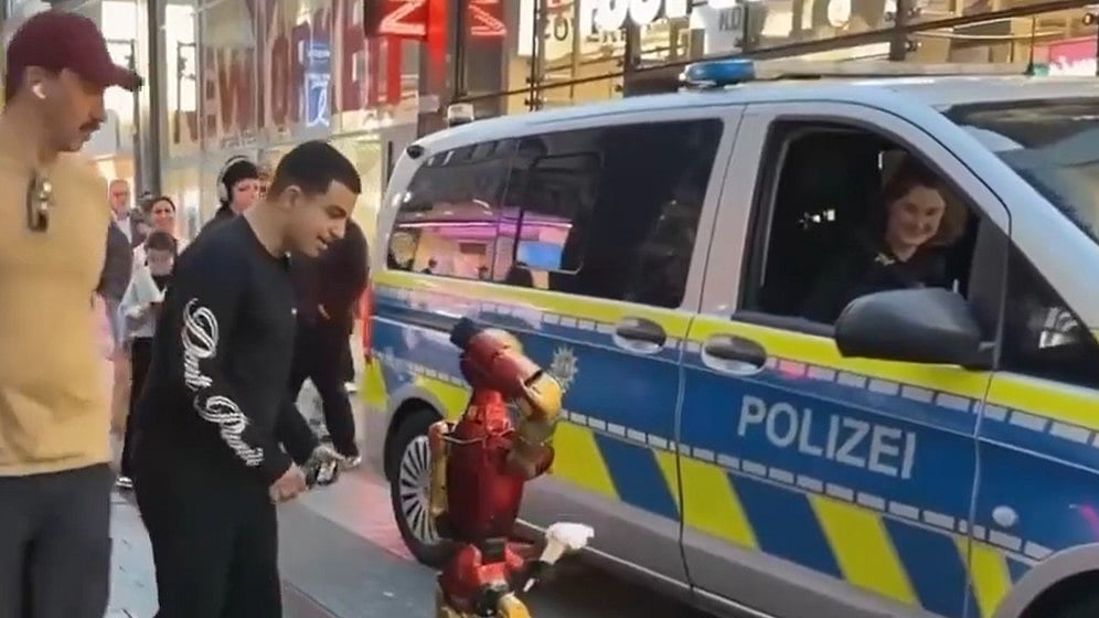 Germany: Robot Seized After Allegedly Groping 16-Year-Old Girl In Cologne; 2 Young Men Under Investigation