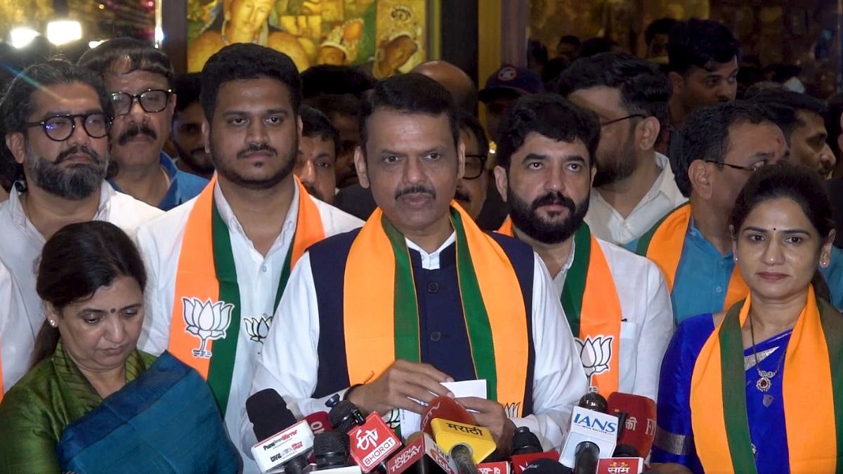 'Mahayuti Will Win All 5 Seats': CM Devendra Fadnavis Exudes Confidence Ahead Of Maharashtra Legislative Council Elections, Urges Alliance Leaders To Intensify Campaigning