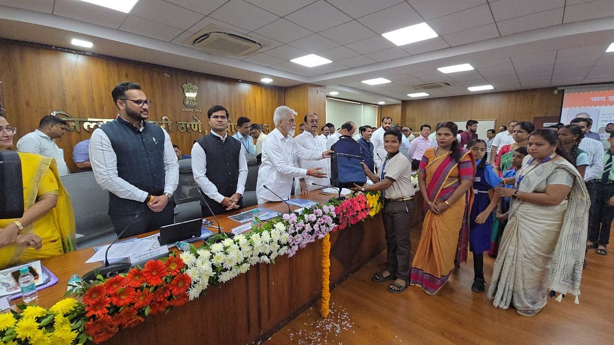 Minister Dadaji Bhuse Visits Thane District Under ‘Chala Shalet Jau Ya’ Campaign, Honours Meritorious Students And Teachers