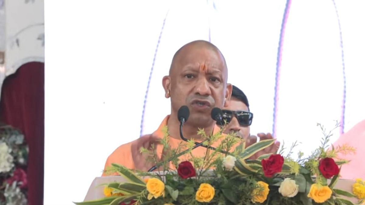 ‘Mafia Has No Place Except Beneath Mitti’: CM Yogi Adityanath Honours Sanitation Workers, Promises Strict Action On Wage Deductions | VIDEO