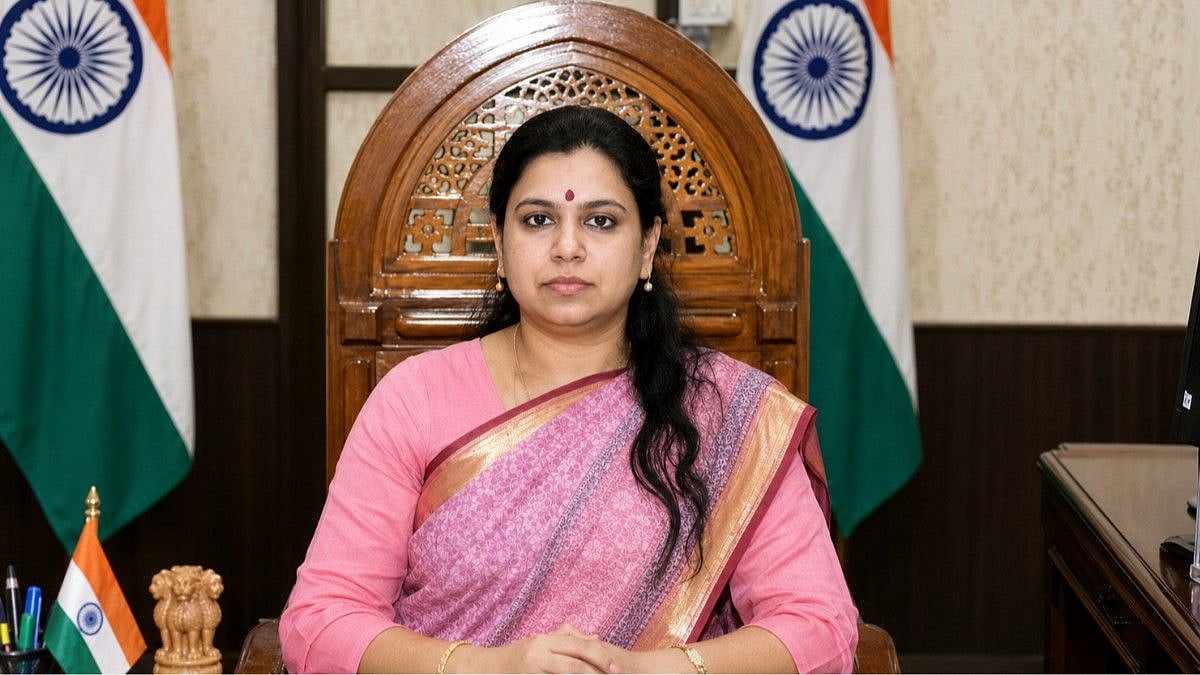 Former IAS Officer Divya Mittal Launches Jan Neeti Bharat Party, Announces Plans To Contest 2027 Uttar Pradesh Assembly Elections | Video