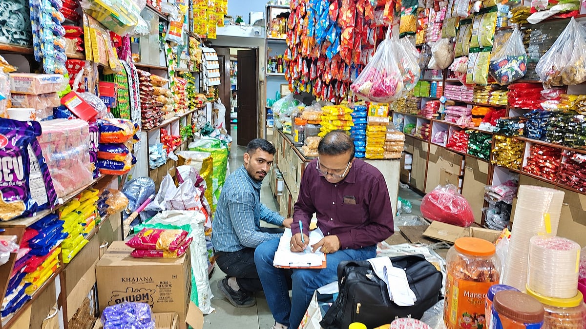 Indore Food Safety Crackdown! Desi Masala Restaurant's Registration Suspended, 22 Samples Collected Across District