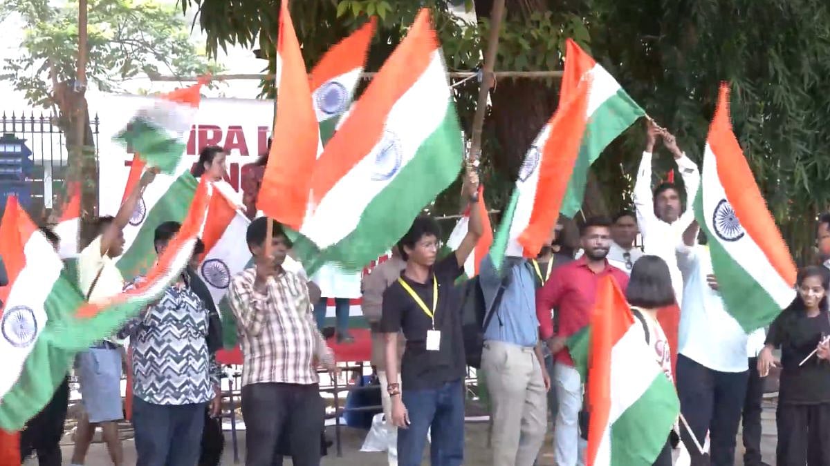 CJP’s 'Lehra Do Tiranga' Protest Begins At Mumbai's Azad Maidan; Gen Z Seen Waving Tricolour - VIDEO
