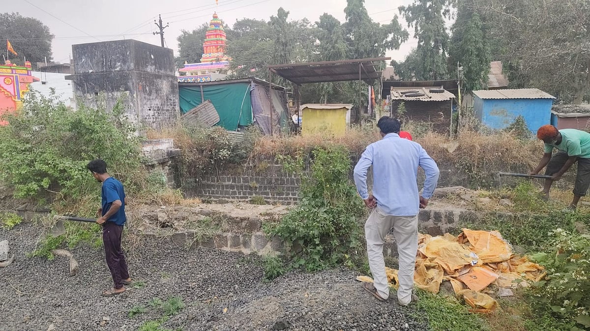 From Garbage To Glory! 250-Year-Old Stepwell Restored In MP's Dhar Through Public Participation